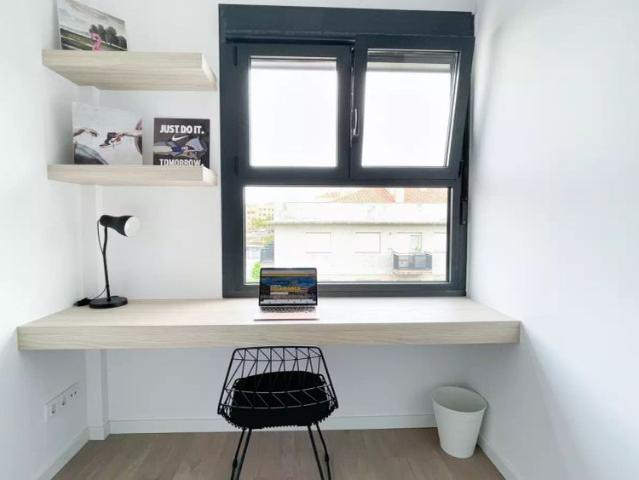 Single room with private bathroom and kitchenette, Salamanca