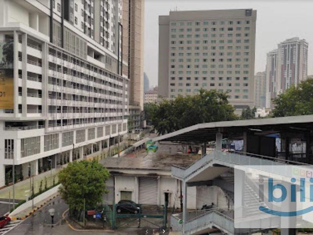 Single Room with private bathroom at TR Residence Titiwangsa, nearby MRT LRT Monorail Stations and HUKL Female unit