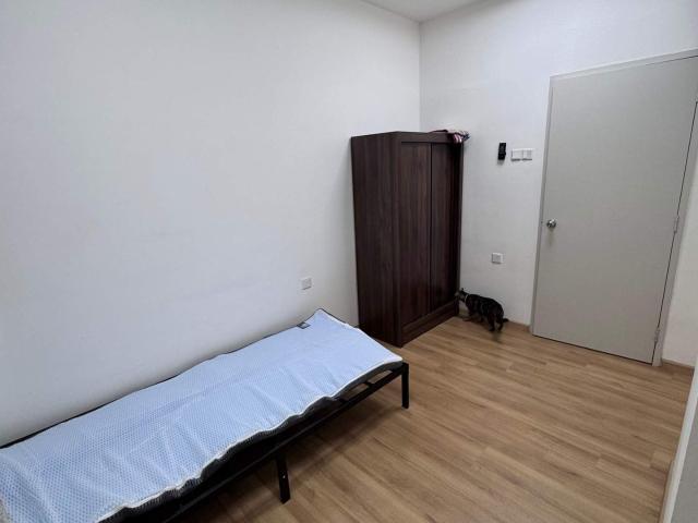 Single Room with Private Room