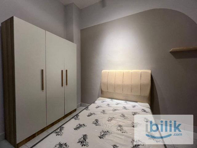 Single Room with Window @ Taman Mutiara Puchong | Near LRT & IOI Mall | RM700