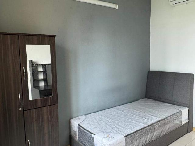 Single Room with window in Female Unit