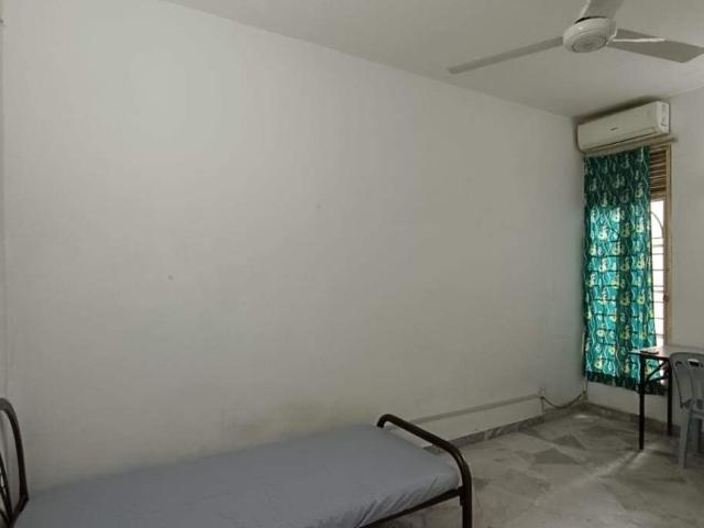 Single room / zero deposit/ jln 20/1f