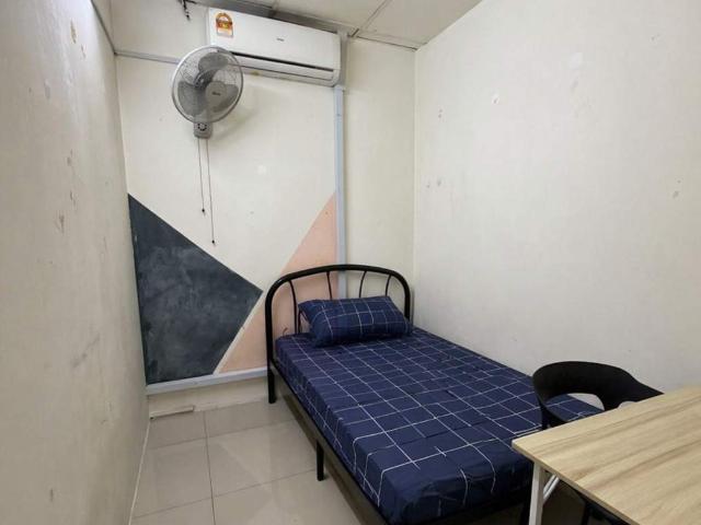 Single Room Aircond Above Shop – ttdi, near mrt