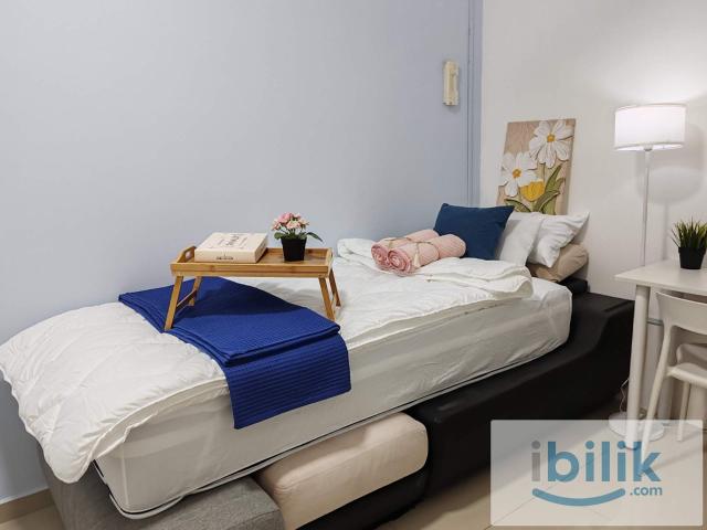 Single Room at The Zest @ Bandar Kinrara 9 Walking distance to LRT Alam Sutera