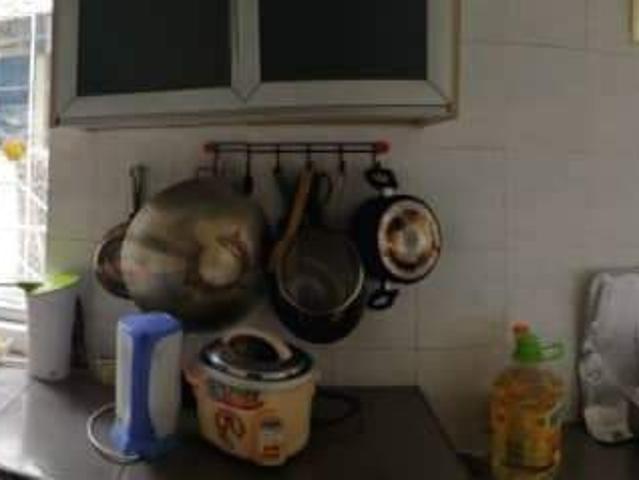 Single Room at USJ 6 next to Taipan LRT with AC