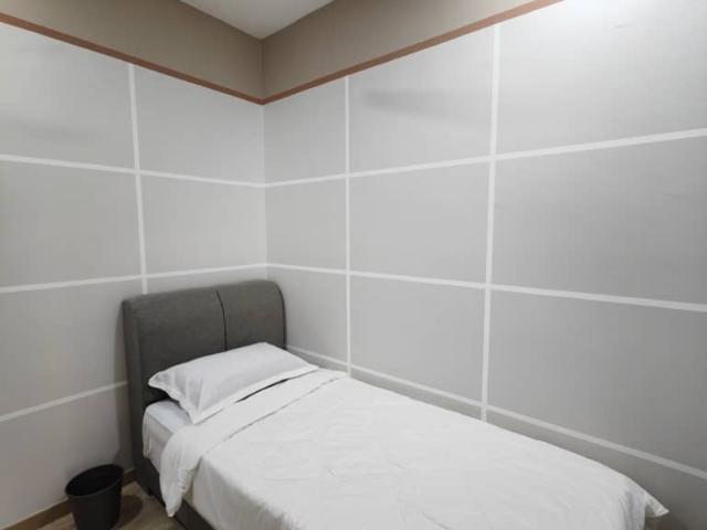 Single Room at Emporis, Kota Damansara
