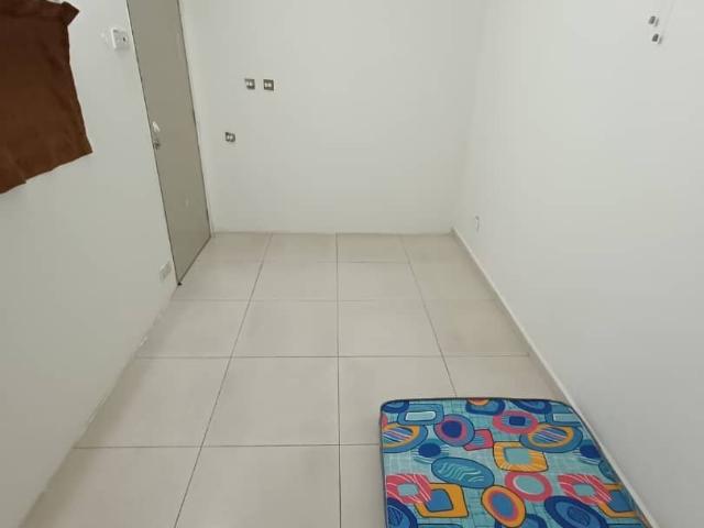 SINGLE ROOM AT FADASON VILLANEAR TO FOOD STALL, GROCERY, KEPONG KWSP, 2ECO SHOP