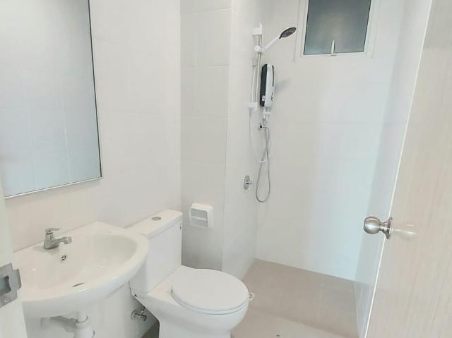 Single Room at Jelutong/ Gelugor near Lam Wah Ee The Light City Egate USM