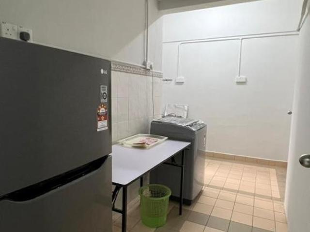 Single Room at Lagoon View, Bandar Sunway