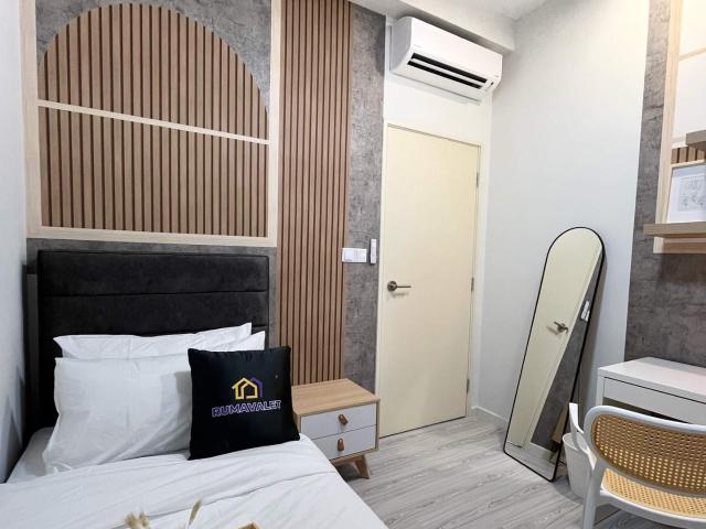Single room at Meta Residence, Immediate move in