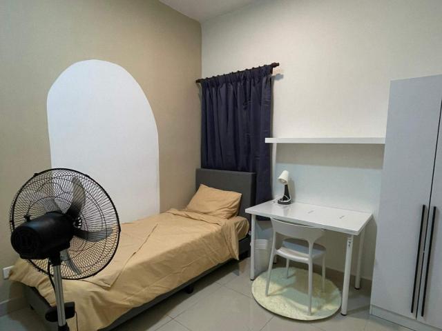 Single room at Platinum Arena Free rental promotion
