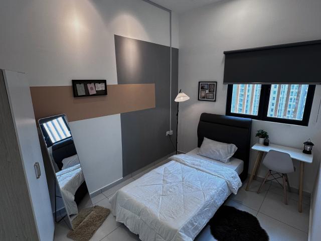 Single Room at Sinaran for rent【lower depo】