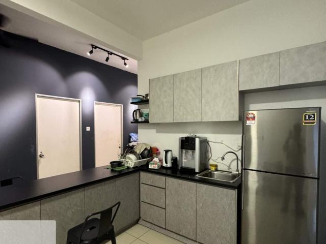 Single Room attached Private Bathroom near Sungai Besi