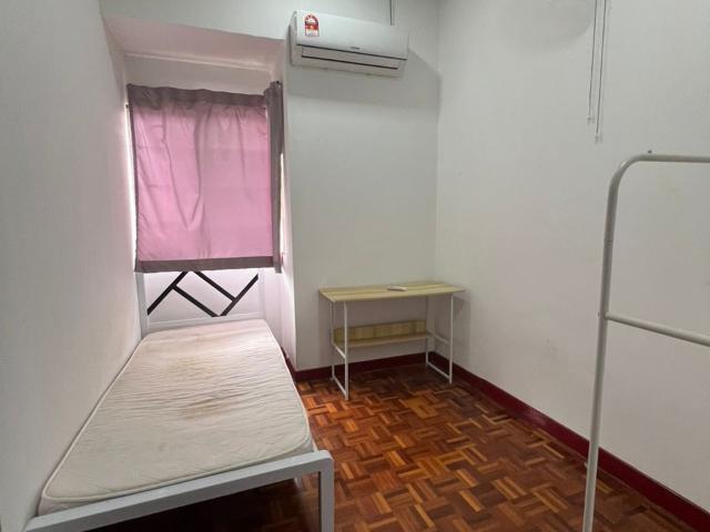 Single room Available in SS15 5 min Walking distance