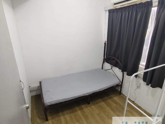 single room available SS4d kelana jaya area low deposit n zero deposit move in now