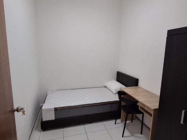 Single Room Avenue Crest, Shah Alam,Batu 3, Sek 22. Near Glenmarie.24 HOUR SECURITY !Nearby have Giant, Tesco