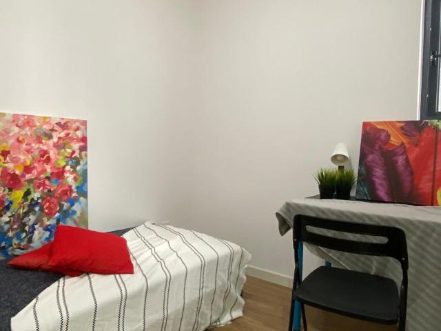 Single room CHEAP @ M vertica