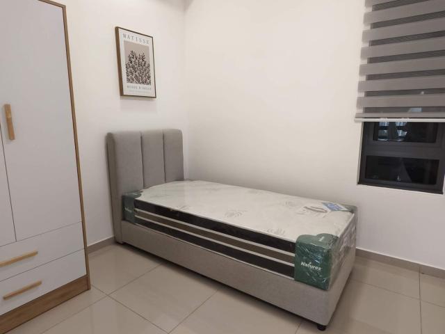 Single room Damansara perdana