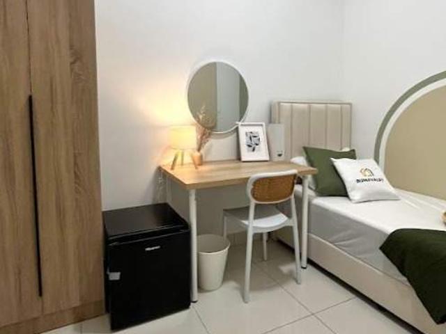 Single room female meta residence