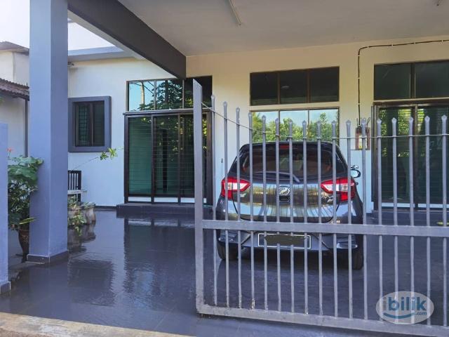 Single Room Female Non Smoker Jalan Bukit Ubi