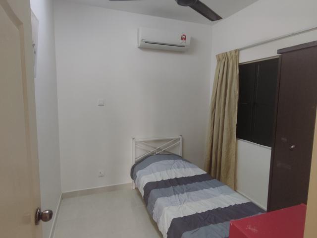 Single Room for Female at Pelangi Utama Condominium, Bandar Utama