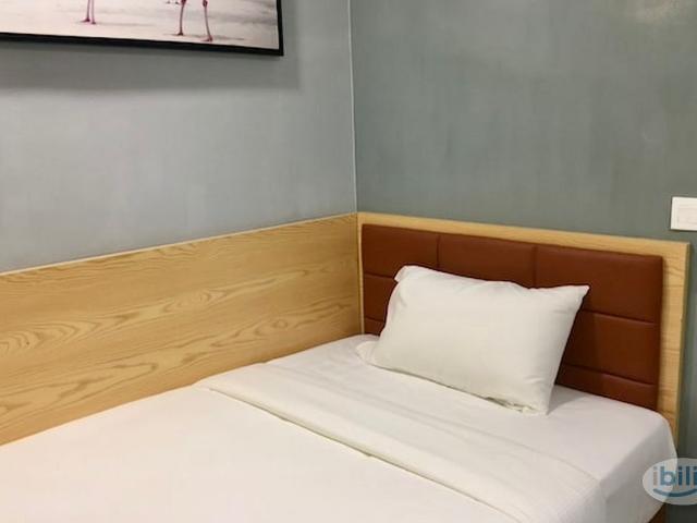 Single room for female @glomac Centro condo