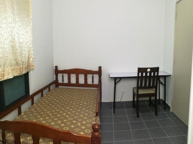 Single room for rent at Zefer Hill Residence female prefer