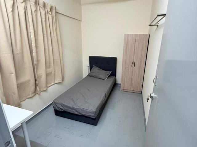 Single Room For Rent at Pangsapuri Cemara, Cheras | 3 Mins Walk to Salak Selatan LRT | Female Unit