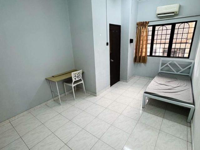 ✨ Single Room for Rent at SS1 ✨