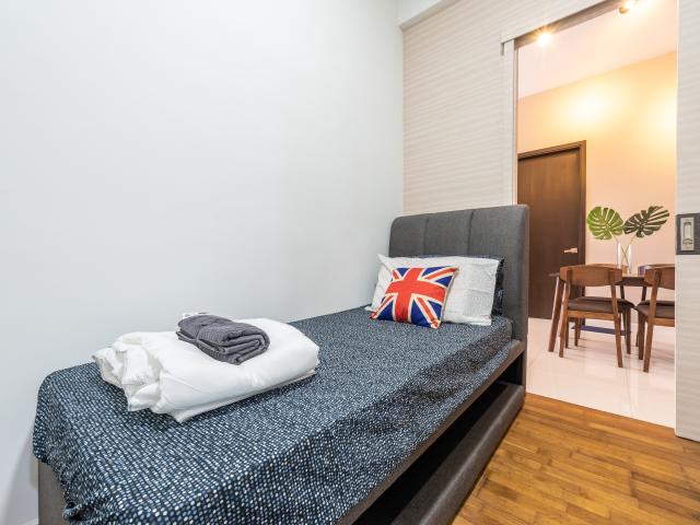 SINGLE ROOM FOR UM STUDENT