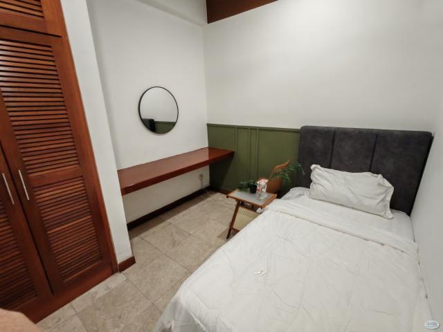 Single Room Fully Furnished at 10 Semantan, Damansara Heights