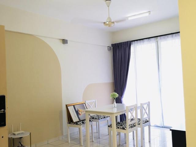 Single Room Fully Furnished at Putra Place, Bayan Indah