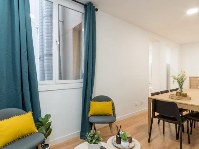 Single room in Alejandro González, Madrid