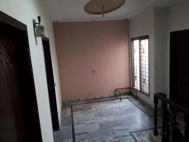 Single room is availble for girl Lahore Pak Arab Housing Society ID 14689