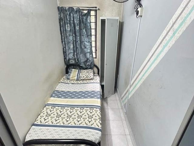 Single Room Male at Flora Damansara, Damansara Perdana near 1Utama KJP2 Month Kiara TTDI Empire City Sg Penchala