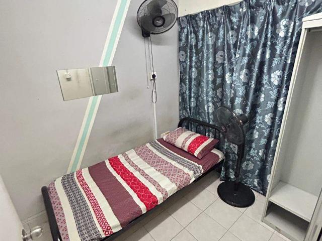 Single Room Male at Flora Damansara, Damansara Perdana PJ KPJ2 1 Utama Empire City Mont Kiara The Curve IKEA TTDI