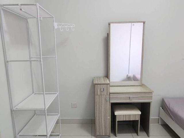 single room near Putrajaya MRT2 giant walking distance