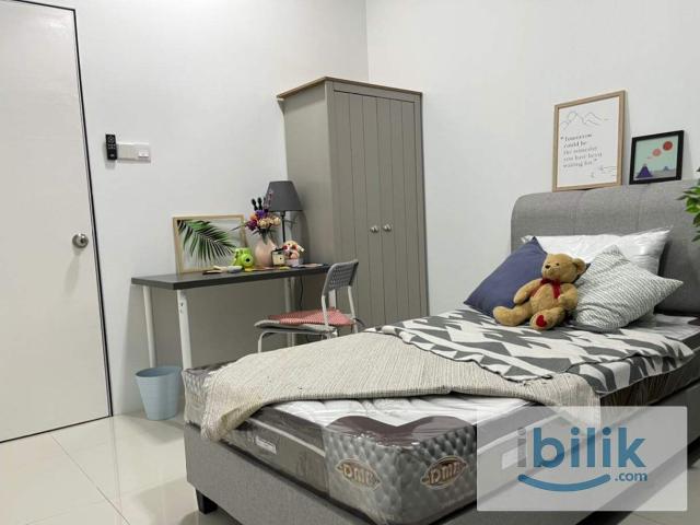 Single Room Next to LRT + Free WIFI