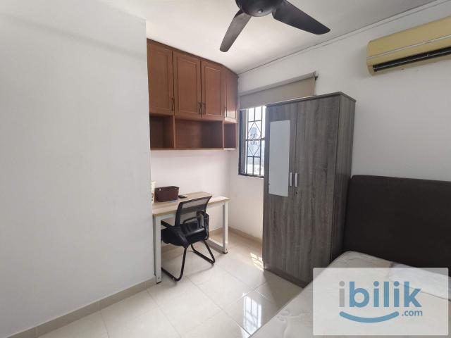 Single room ready move in