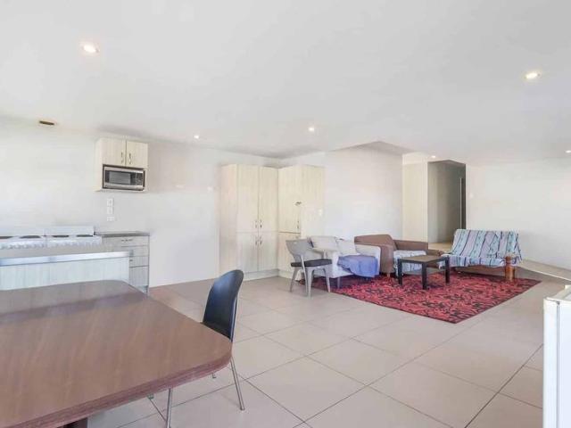 Single Room Shared Facilities!