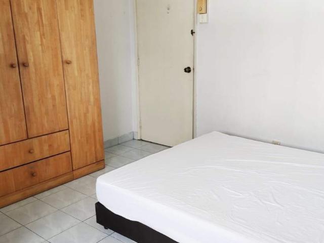 Single Rooms for rent