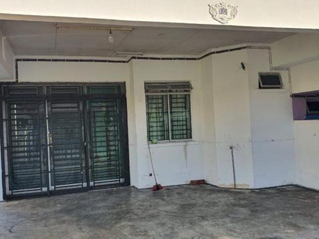 single terrace corner taman pulai flora for rent