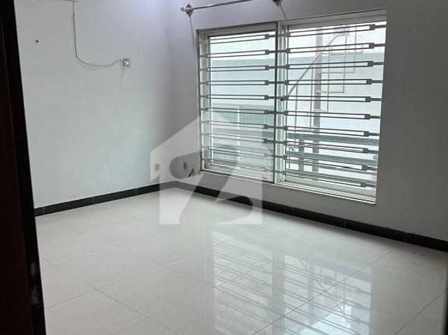 Single Unit 3 Bedroom House Available For Rent