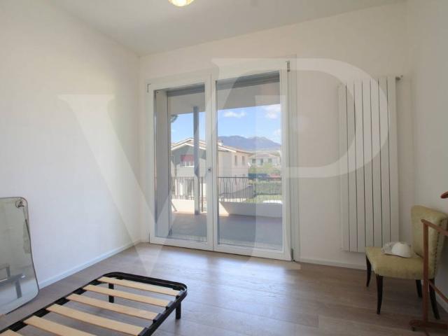 Single villa with garden completely renovated