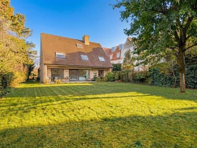 Single villa with south facing garden in the famous Oosthoek