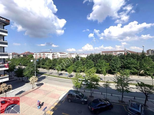 Sinpaş Boulevard Sancaktepe'de 3+1 Cadde Üzeri Lüks Daire.