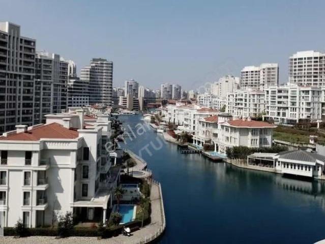Sinpaş İstanbul Sarayları Satılık Balkonlu 2+1 Daire 128 M²