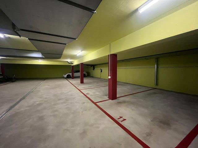 Sicherer & komfortabler Tiefgaragenparkplatz mit Ladesation