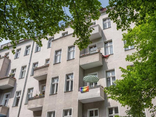 Sicherheit im hohen Alter: Mit vermieteter 2 Zimmer Wohnung nahe Sonnenallee