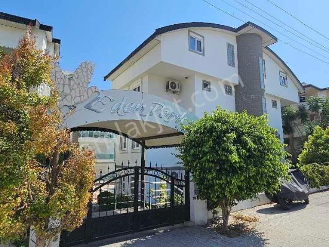 Side'de Site İçerisinde Satılık Havuzlu Eşyalı 2+1 Dubleks Daire